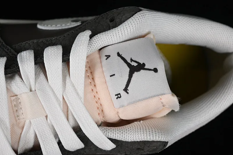All categories Air Jordan Jordan series basketball shoes Air Jordan 1 Low G version pure original Air Jordan 1 Low "Snkrs Day" AJ1 Joe 1 Magpie gray toe low-top cultural casual sneakers FD0399-004